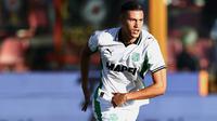 Jay Idzes Bersaing dengan Bek 41 Tahun Thiago Silva dan Pemain 39 Tahun Sergio Ramos untuk Gabung AC Milan